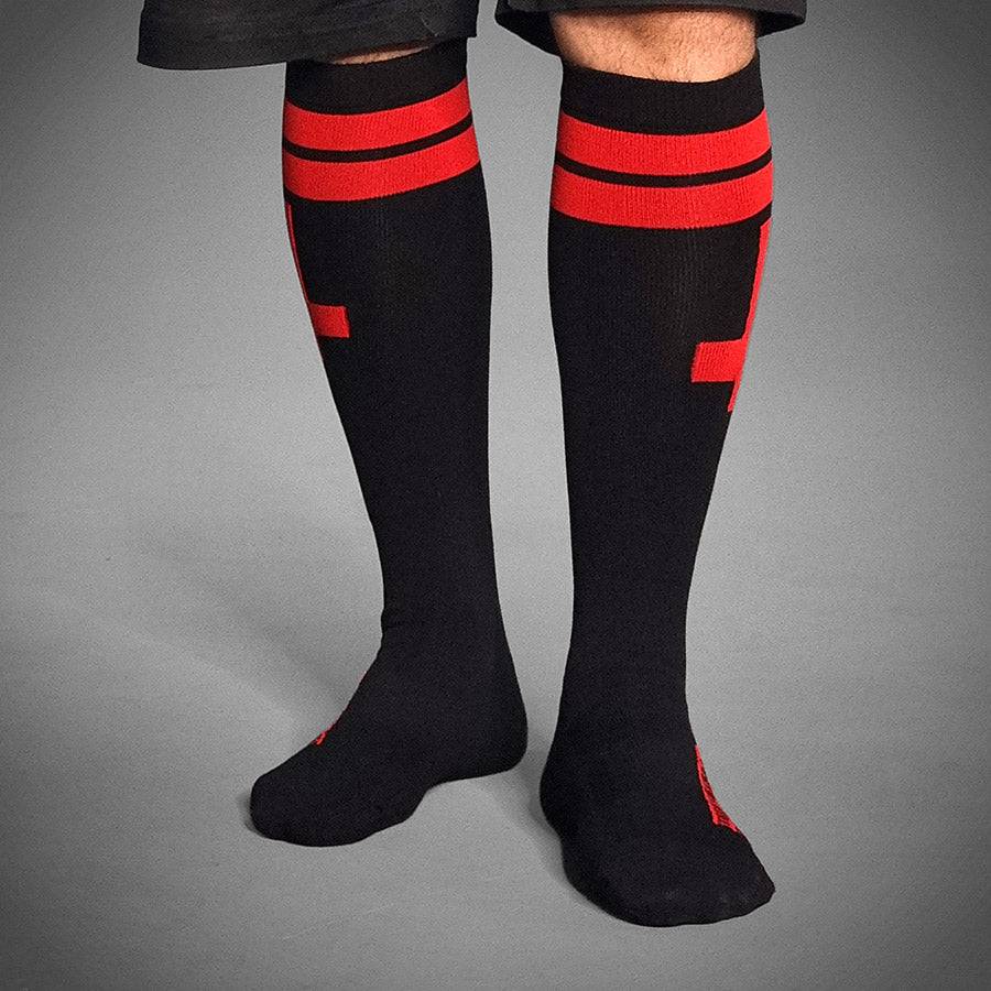 Hyraw Cross Knee Red Socks