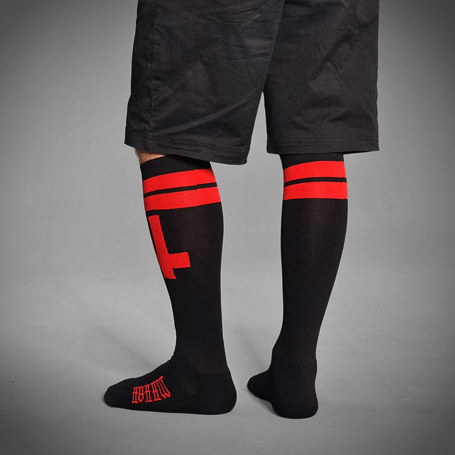 Hyraw Cross Knee Red Socks